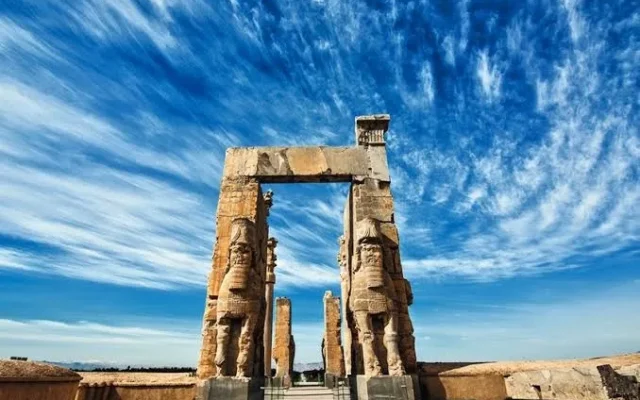 حریم تخت‌جمشید خط قرمز است؛ بازنگری در مصوبه الحاقی
