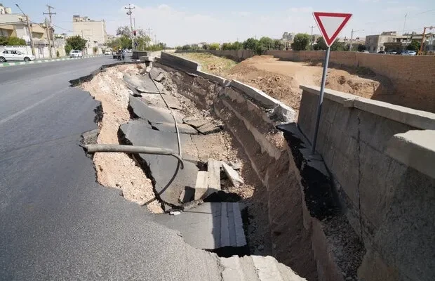بحران زیرپای پایتخت؛ فرونشست زمین در جنوب‌غرب تهران ۳۰ درصد بیشتر شد