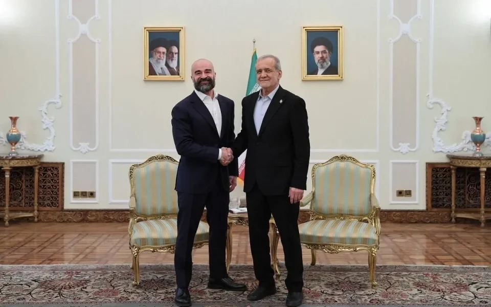 پزشکیان و طالبانی بر گفت‌وگو و تقویت امنیت مرزهای ایران و اقلیم کردستان تأکید کردند