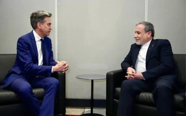 عراقچی در دیدار وزیر خارجه انگلیس: سه کشور اروپایی به دلیل عدم اتخاذ موضع قاطع علیه آمریکا باید پاسخگو باشند