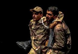ادای دین دو تئاتری به زادگاهشان