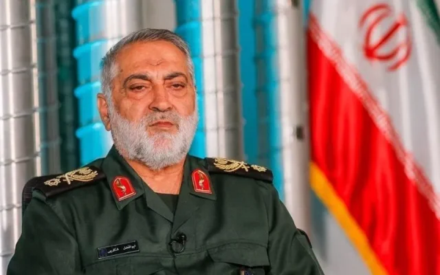 سردار شکارچی، سخنگوی ارشد نیرو‌های مسلح: دکترین دفاعی کشور از جنگ کلاسیک به جنگ نامتقارن تغییر کرده/ جنگ نامتقارن یعنی با تجهیزات دفاعی ساده‌تر اما موثرتر و کاربردی‌تر، در مقابل سلاح‌های سنگین گران‌ قیمت دشمن ایستادن