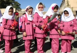 اعتراض خانواده‌ها به گرانی لباس فرم دانش‌آموزان و اجبار مدارس
