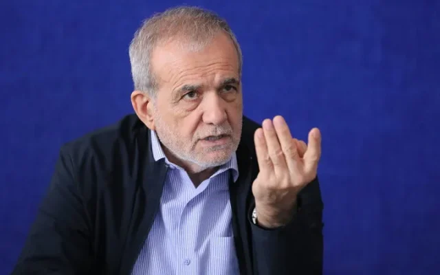 پزشکیان: مذاکرات ما با آمریکا بر اساس یک تفاهم‌نامه قبلی است / چرا و برای چه باید با ترامپ دیدار کنم؟ وقتی توافقی را امضا کردیم، آنها به آن عمل نکردند / وقتی مسیر‌ها را به روی ایران می‌بندند، بسته شدن تنگه هرمز امری طبیعی است / آنچه در یمن در حال وقوع است، ارتباطی با ایران ندارد؛ ما می‌توانیم برای حل اختلاف میان عربستان و یمن کمک کنیم