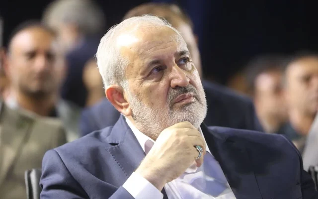 وزیر نیرو: امسال خاموشی‌های ما نسبت به سال گذشته کم‌تر بود؛ اگر برخی محدودیت‌ها نبود، می‌گفتم وضعیت ما تا چه اندازه خوب است/ دشمن در جنگ به بیش از ۲ هزار نقطه زیرساختی برق کشور حمله کرد و ۴۲۰۰ مگاوات از چرخه تولید خارج شد؛ اگر این حملات نبود، امسال اصلاً نباید هیچ مشکلی می‌داشتیم