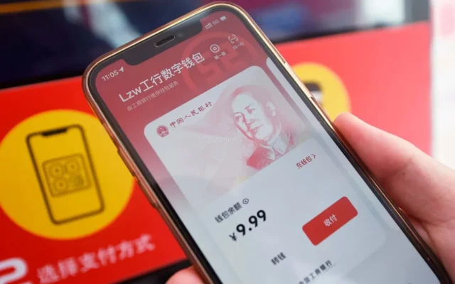 فایننشال تایمز: عربستان از برنامه تحت رهبری چین که بخشی از تلاش‌های پکن برای ایجاد یک نظام پرداخت فرامرزی جایگزین دلار است، خارج شد/ یک منبع آگاه: خروج ریاض از این برنامه به علت فشار واشنگتن، نادرست است