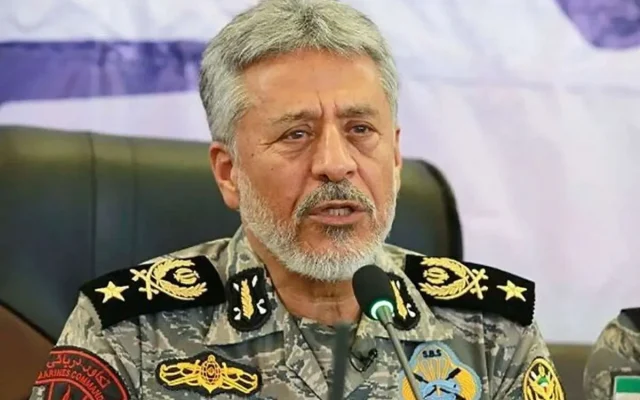 دریادار سیاری، معاون هماهنگ کننده ارتش: مأموریت ارتش سه کلید واژه دارد؛ نخست، دفاع از تمامیت ارضی؛ دوم، دفاع از استقلال و سوم، حفظ نظام جمهوری اسلامی ایران