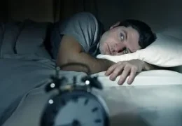یک شب بی خوابی با ما چه می‌کند؟