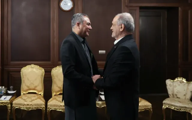 روز ۲۰۴ جنگ | وزیر کشور پاکستان در راه تهران؛ ایران و آمریکا به میز مذاکره برمی گردند؟