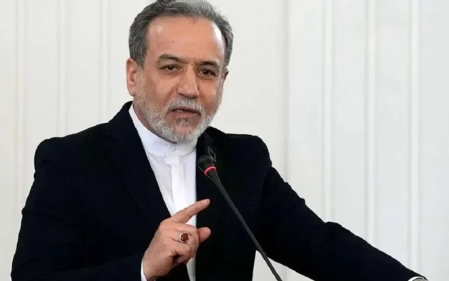 عراقچی: واکنش رئیس‌جمهور آمریکا [به طرح پیشنهادی ایران] را دیدیم ولی هنوز از میانجی‌ها چیزی به ما منتقل نشده / منتظریم نظرات قطعی توسط واسطه‌ها به ما منتقل شود و بر اساس آن تصمیم خواهیم گرفت/ شروط ما مشخص است؛ هرگونه حرکت رو به جلو برای باز شدن تنگه هرمز منوط به محقق شدن این شروط است/ فقط یک راه‌حل مذاکره‌شده می‌تواند آن‌ها را از این بن‌بست خارج کند