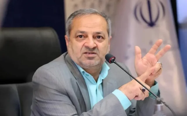 وزیر آموزش و پرورش: در چند روز گذشته شایعاتی درباره استعفای معلمان منتشر شد؛ چهار نفر که معلم نیستند و در جامعه معلمان نیز حضور ندارند این مطلب را منتشر کرده‌اند / پس از بازگشایی مدارس موضوعات دیگری از جمله مسائل مربوط به هنجار‌ها در فضای مدارس مطرح شد و باید نسبت به این جریان‌ها هوشیار باشیم