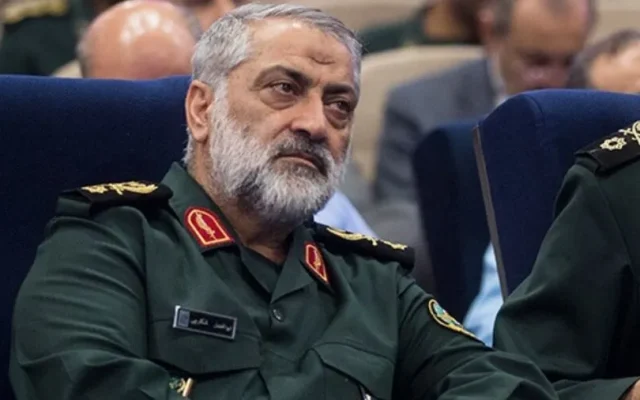 سردار شکارچی، سخنگوی ارشد نیرو‌های مسلح: آیا راهزنی دریایی، دزدی و قاچاق سوخت می‌تواند مانع شکست قطعی آمریکا شود؟ هرگز/ کشور‌های منطقه باید از زیر چتر امنیتی ناتوان آمریکا خارج شوند/ دروغ‌های پی در پی مقامات آمریکایی در مورد تسلط بر تنگه هرمز، واقعیت‌های میدان را تغییر نمی‌دهد
