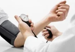 چه زمانی باید فشار خون خود را اندازه بگیریم؟