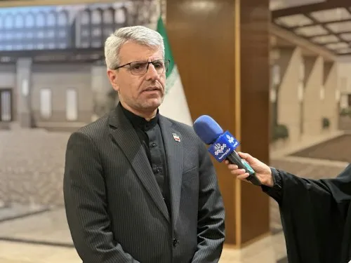 سخنگوی وزارت خارجه: کشورهای اروپایی درباره استفاده از خاک و امکاناتشان در حمله به ایران پاسخگو باشند / نزدیک شدن سفیر رژیم صهیونیستی به میز جمهوری اسلامی ایران با طراحی قبلی انجام شد؛ بحث با جاهل نه کار مردم فرزانه است