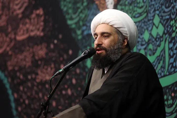 حامد کاشانی: پنج سال است در تلویزیون ممنوع‌التصویر هستم / طرف می‌گوید دارند کودتا می‌کنند؛ ای لعنت خدا بر دروغگو، اگر سند دارید بگویید وگرنه هرکس هر حرف مفتی می‌تواند بزند / گدای دوتا فالوئر هستند، حالا برای ما لیدر شده‌اند