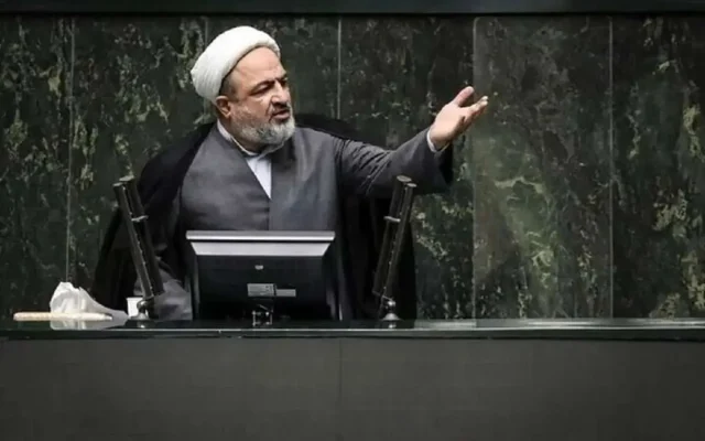 انتقاد روزنامه جوان: چرا تجمعات شبانه را با موضوع زندانی شدن رسایی به بیراهه می‌برید؟/ نباید منازعات، اختلافات و چند دستگی‌ها به موضوع تجمعات چنبره بزند