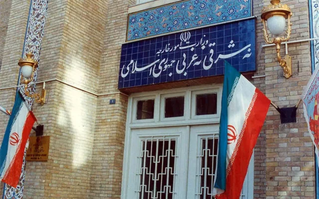 بیانیه وزارت خارجه درباره محدودیت‌های پروازی بین ایران و عراق: خلاف مصالح و منافع مشترک دو کشور است/ دسیسه‌ای خطرناک در جهت خدشه وارد کردن به روابط دوستانه میان همسایگان است/ خواستار رفع محدودیت‌ها و بازگشت به شرایط عادی هستیم