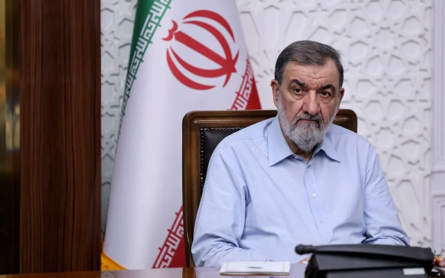 جلسه ستاد هماهنگی اقتصادی دولت با حضور دبیر شورای عالی امنیت ملی / محسن رضایی: شرایط کنونی از جمله دشوارترین مقاطع کشور است / تاکید بر جدیت در روند مذاکرات