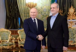 پزشکیان در دیدار با پوتین: در حال گفت‌و‌گو با آمریکا هستیم و از میز مذاکره کنار نخواهیم کشید/ بر روی پیشنهاد‌های ایالات متحده اصلاحات خود را انجام داد‌ه‌ایم و قرار است از طریق رابطین، بنشینیم و آن‌ها را جمع‌بندی کنیم