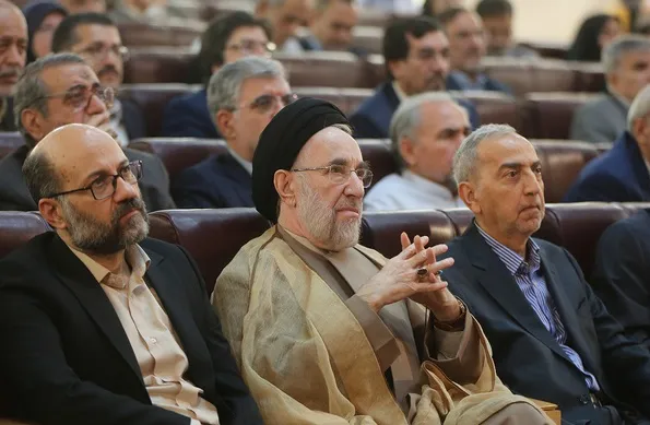 سید محمد خاتمی: نظم موجود جهانی، نظم ظالمانه‌ای است، اما باید آن را به عنوان یک واقعیت ببینیم و برای تأمین منافع خودمان، در درون این نظم فعالیت کنیم /اینطور نیست که بگوییم راه نجات ما، پذیرش نظم لیبرال است