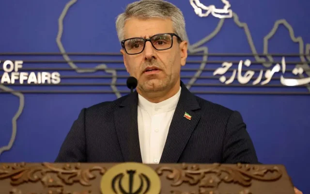 این ادعا که تهران اهرم خود در تنگه را از دست داده، درست نیست/ تبادل پیام‌ها از طریق میانجی‌ها ادامه دارد/ واشنگتن موضوع ادعایی خطر سلاح هسته‌ای را مطرح می‌کند؛ در حال بررسی آنچه آمریکا طرح کرده، هستیم/ پیرامون جنگ انصارالله و عربستان، به شدت نگران اتفاقاتی هستیم که در حال وقوع است/ از لحاظ فنی و به معنای دقیق کلمه، همچنان پاکستان و قطر نقش میانجی را ایفا می‌کنند