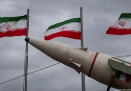 دنیس سیترونوویچ: تحولات اخیر در تقابل میان واشنگتن و تهران، از واقعیتی به‌طور فزاینده خطرناک حکایت دارد؛ اجتناب از دور دیگری از تشدید نظامی تنش‌ها دشوارتر می‌شود / هر دو طرف معتقدند عقب‌نشینی، هزینه بیشتری از ادامه تقابل به همراه خواهد داشت / رهبران ایران ممکن است به این نتیجه برسند که نمی‌توانند منتظر بمانند تا واشنگتن ابتکار عمل را در دست بگیرد