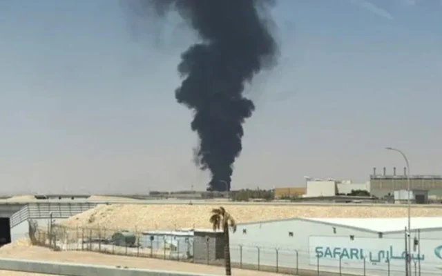 حملات موشکی و پهپادی به ابها و خمیس مشیط در جنوب عربستان / پروازها در فرودگاه طائف متوقف شد