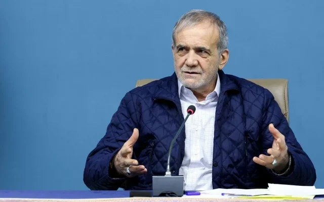 پزشکیان: می خواهم در کنار آنهایی قرار بگیرم که از انسجام و عزت مملکت دفاع می‌ کنند