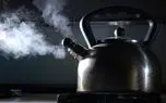 چرا کتری درست قبل از جوشیدن آب ناگهان آرام می‌شود؟ / راز صدای عجیب کتری برقی