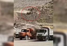 ترمز کمپرسی برید؛ واژگونی شدید در جاده سد نرگسی کازرون