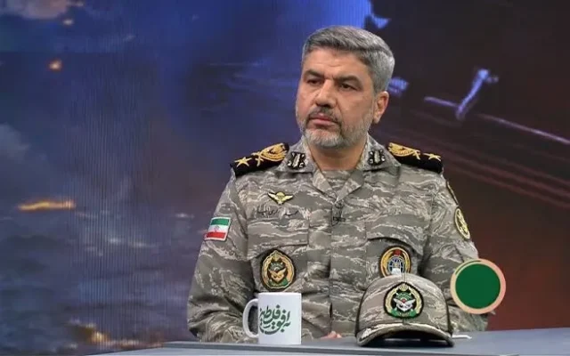 سخنگوی ارتش: بخش قابل‌توجهی از تجهیزات پدافندی که در جریان جنگ آسیب دیده بودند، تعمیر و مجدداً وارد سازمان رزم شده‌اند / توان پدافندی بالاتری نسبت به جنگ رمضان داریم / با اجرای طرح‌های عملیاتی جدید در روز‌های آینده، ناو‌های آمریکایی را به عقب‌نشینی بیشتر و فاصله گرفتن از منطقه وادار خواهیم کرد