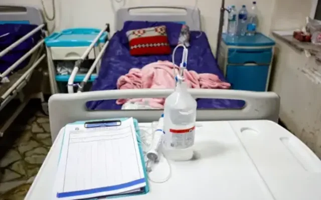 سخنگوی کمیسیون بهداشت و درمان مجلس: انتهای مریضی در ایران درمان نیست؛ مرگ است / چشم خود را بر کشته شدن مردم به دلیل نبود دارو و گرانی درمان بسته‌ایم/ از ۱۰۰ میلیارد دلار بازنگشته تراستی‌ها، سالی ۳.۵ میلیارد دلار برای سلامت لازم داریم