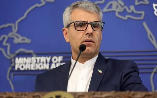 سخنگوی وزارت خارجه: ایران آماده کمک برای حل مسالمت‌آمیز مسائل بین عربستان و یمن است / ایران هرگونه ادعایی مبنی بر نقش ایران در عملیات‌های یمنی‌ها را مردود می‌داند؛ نیرو‌های مسلح یمن بر اساس منافع و ارزیابی‌های خود عمل می‌کنند