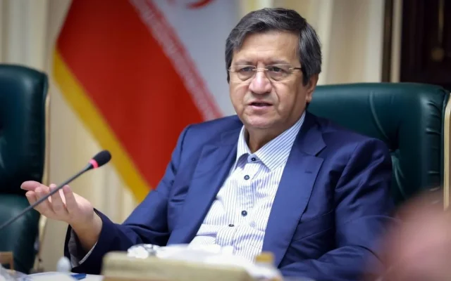همتی: آمریکا می خواست با ایجاد ابرتورم به مردم فشار بیاورد اما ما جلوی آن را گرفتیم! /دستمان از دلار پُر است
