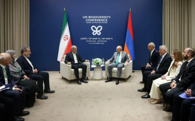 پزشکیان در دیدار با نخست‌وزیر ارمنستان: آمریکا [با اعمال تحریم ها] نه تنها برای ما بلکه برای کل دنیا مشکل ایجاد کرده؛ اگر بخواهد این مسیر را همچنان ادامه دهد برای همه دنیا اوضاع بدتر خواهد شد پس بهتر است به جای زور با منطق گفت‌و‌گو اقدام کند / پاشینیان: ما خواستار ثبات و صلح در منطقه هستیم