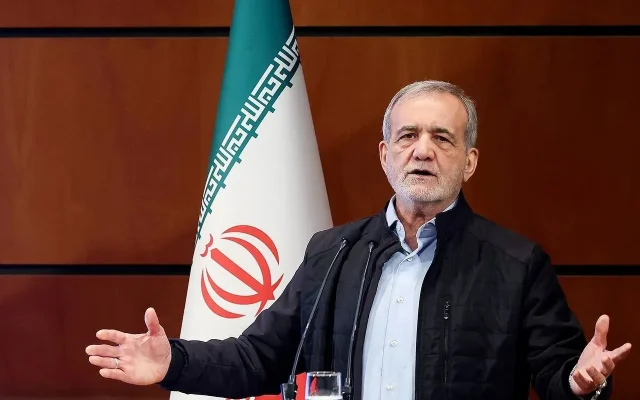 پزشکیان: ۱۵۰۰ نفر از کسانی که پای لانچرها بودند، شهید شدند/ این شهدا چندین ماه حتی از پناهگاه لانچرها بیرون نیامده بودند و به خانه نرفته بودند، حالا عده‌ای هم در جامعه مفت می‌خورند